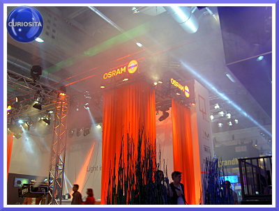 Il fumoso stand della
            OSRAM